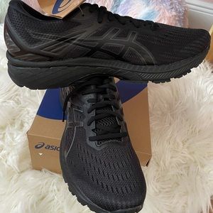 ASICS GT-2000 9 men shoes size 10.5 brand new